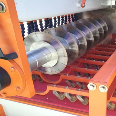 Succès à l'international ! La lame de scie SANG « Série Porcelaine-Dieu » reçoit les éloges d'un client espagnol de renom.