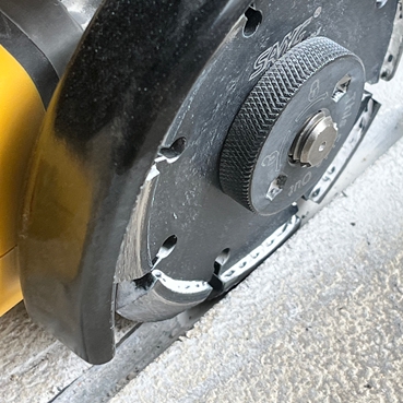 Lame de chasse-fissures SANG en forme de V - Coupez plus vite et travaillez plus intelligemment.